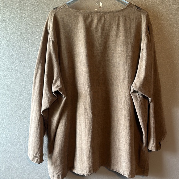 Maggie & Max brand Size 2X. Embroidered detail Boho Blouse. Like New - Picture 10 of 16